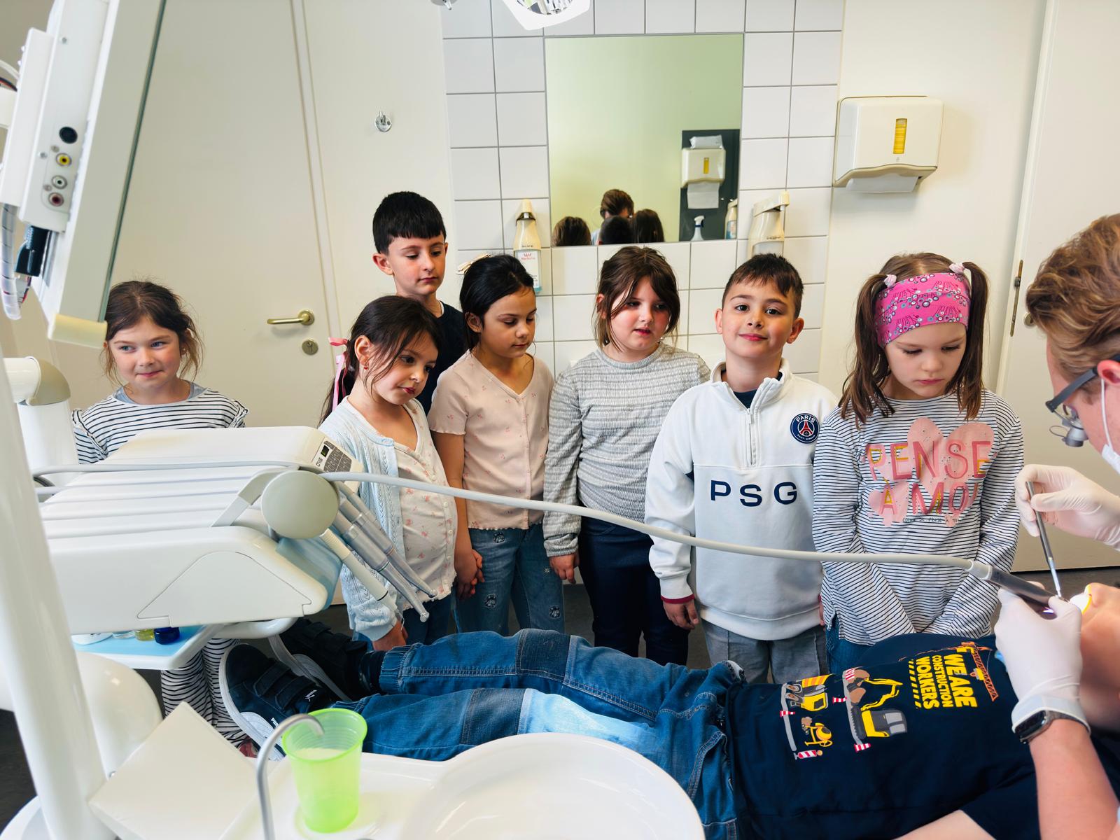 1a: Die Monster beim Zahnarzt