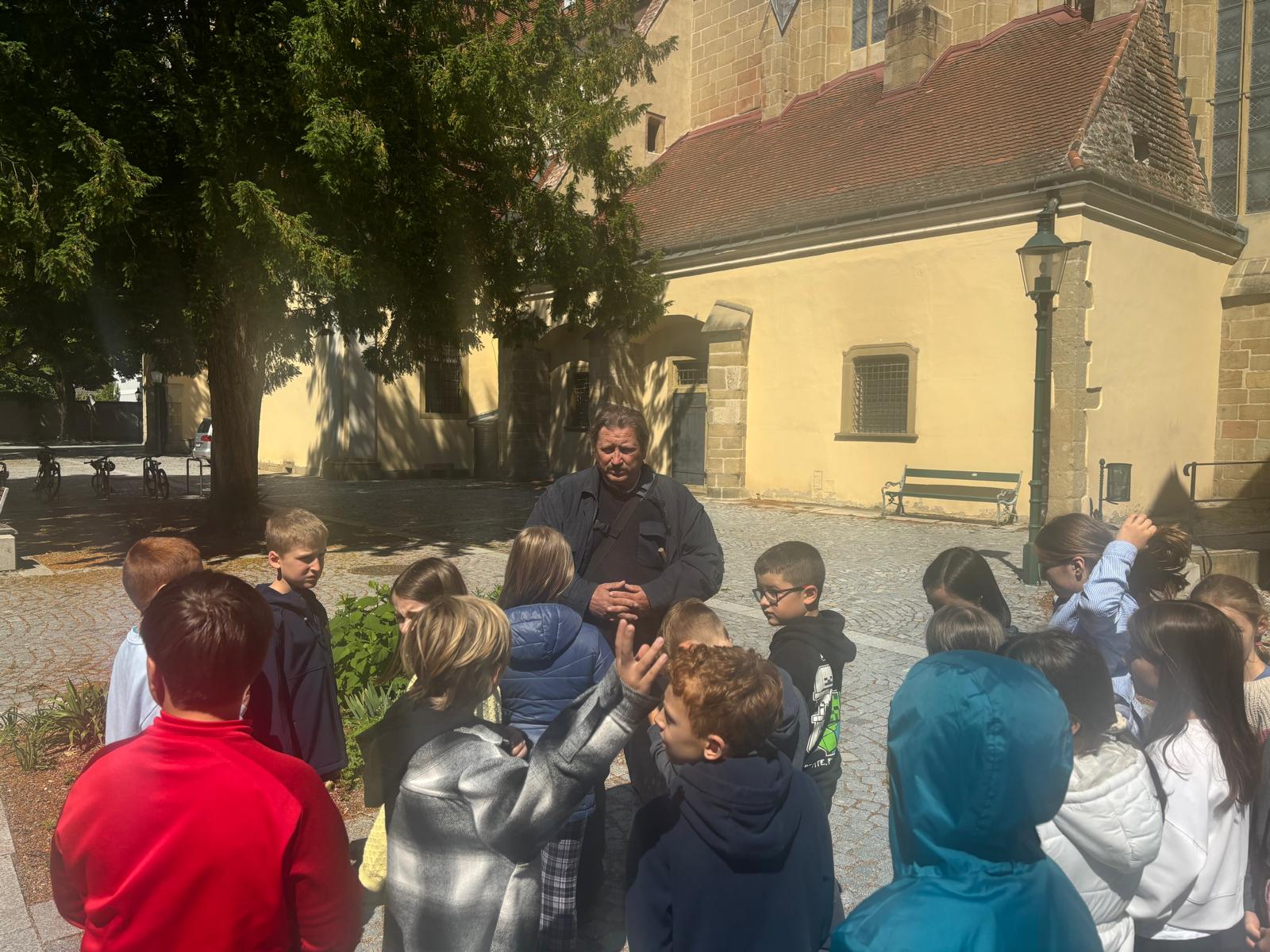 3. Klassen: Kirchturm- und Karner-Führung
